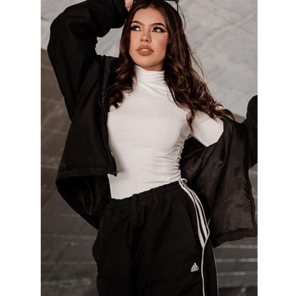 White Turtle Neck Long Sleeve Tee - Picture 12 of 15